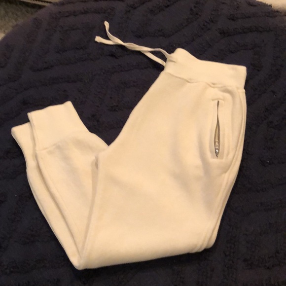 Never worn cream joggers - Picture 3 of 3